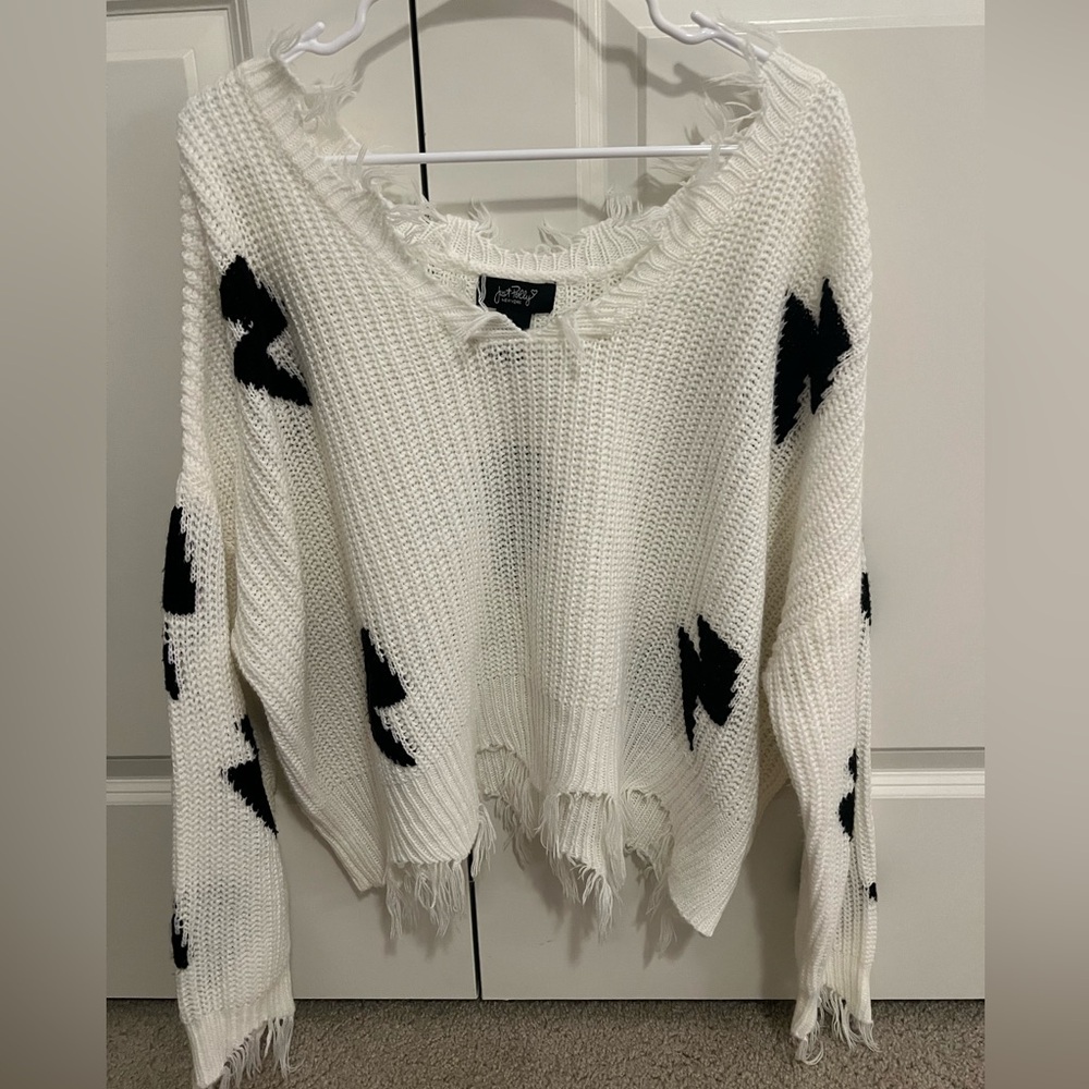 White cropped oversized sweater